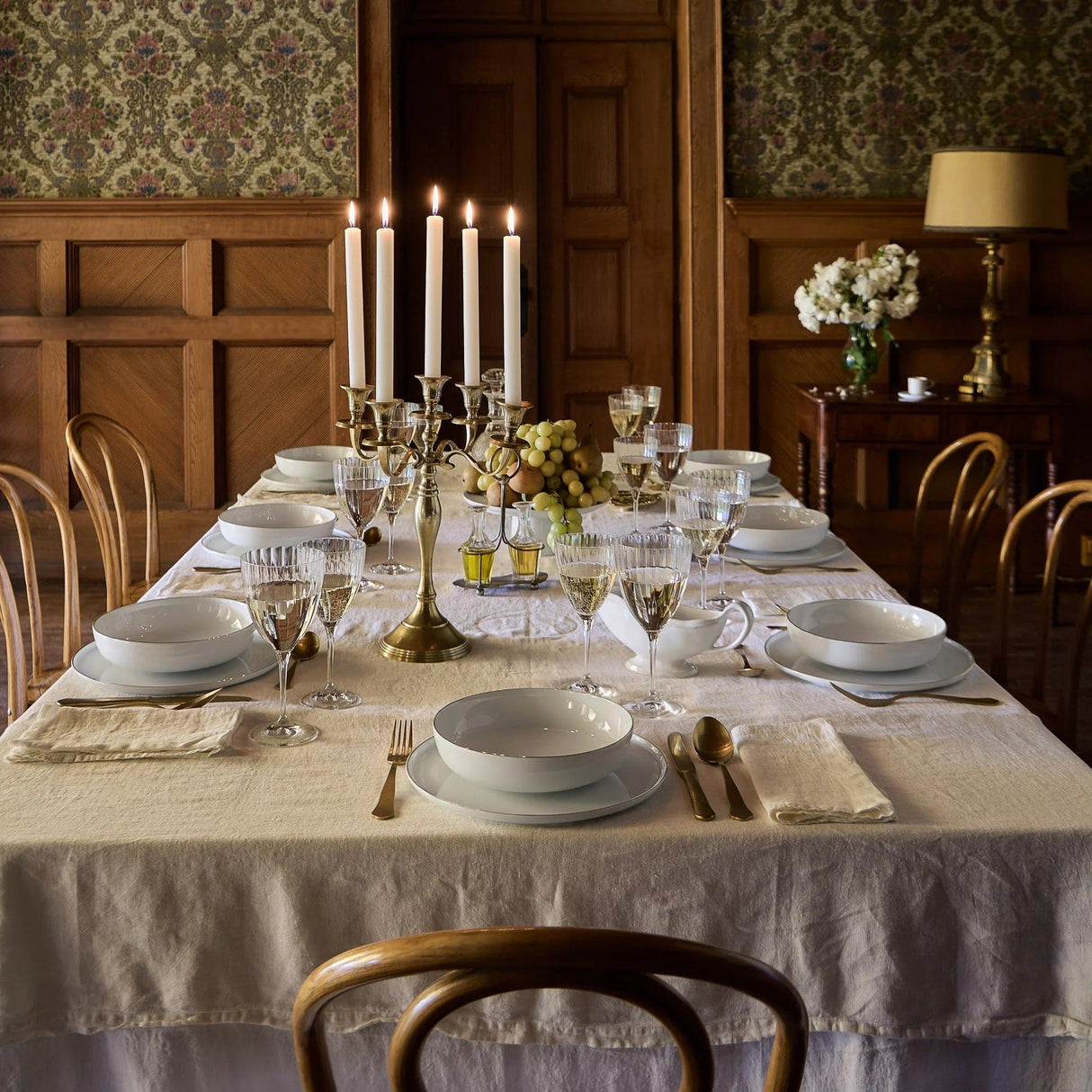 Assiette en porcelaine blanche à bord doré Ø21cm – Fabriquée au Portugal Assiette en porcelaine "Resonance" - 23cm