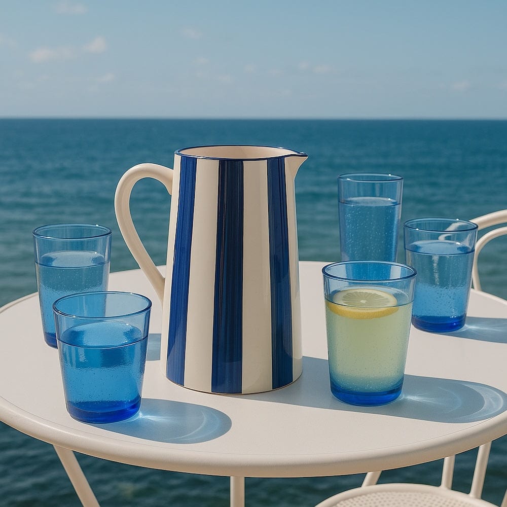 Carafe rayée en céramique bleue cobalt Carafe rayée "Costa Nova Mar" - Bleue Cobalt