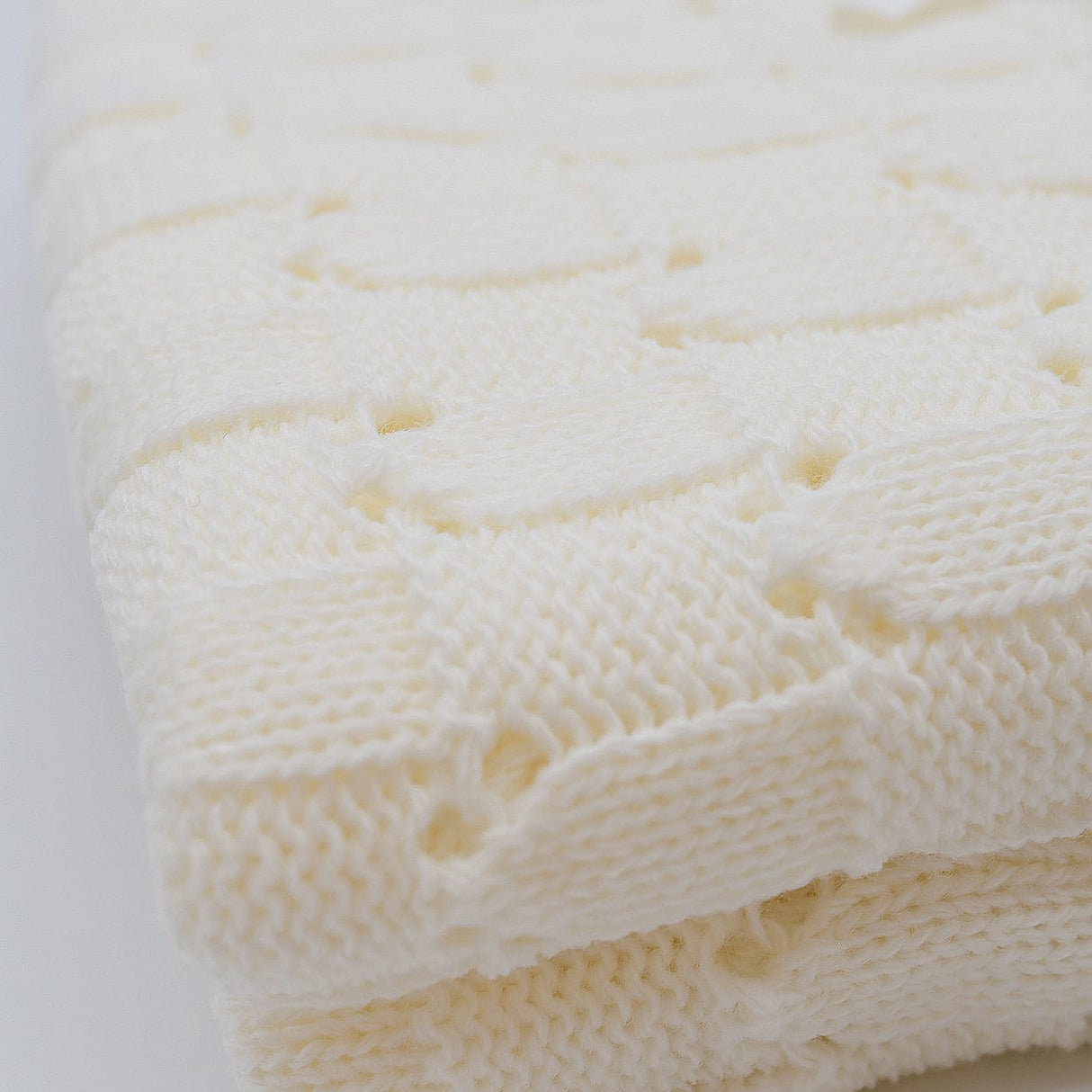 Doudou jaune en coton aux motifs sardines portugaises Couverture en tricot - Blanc