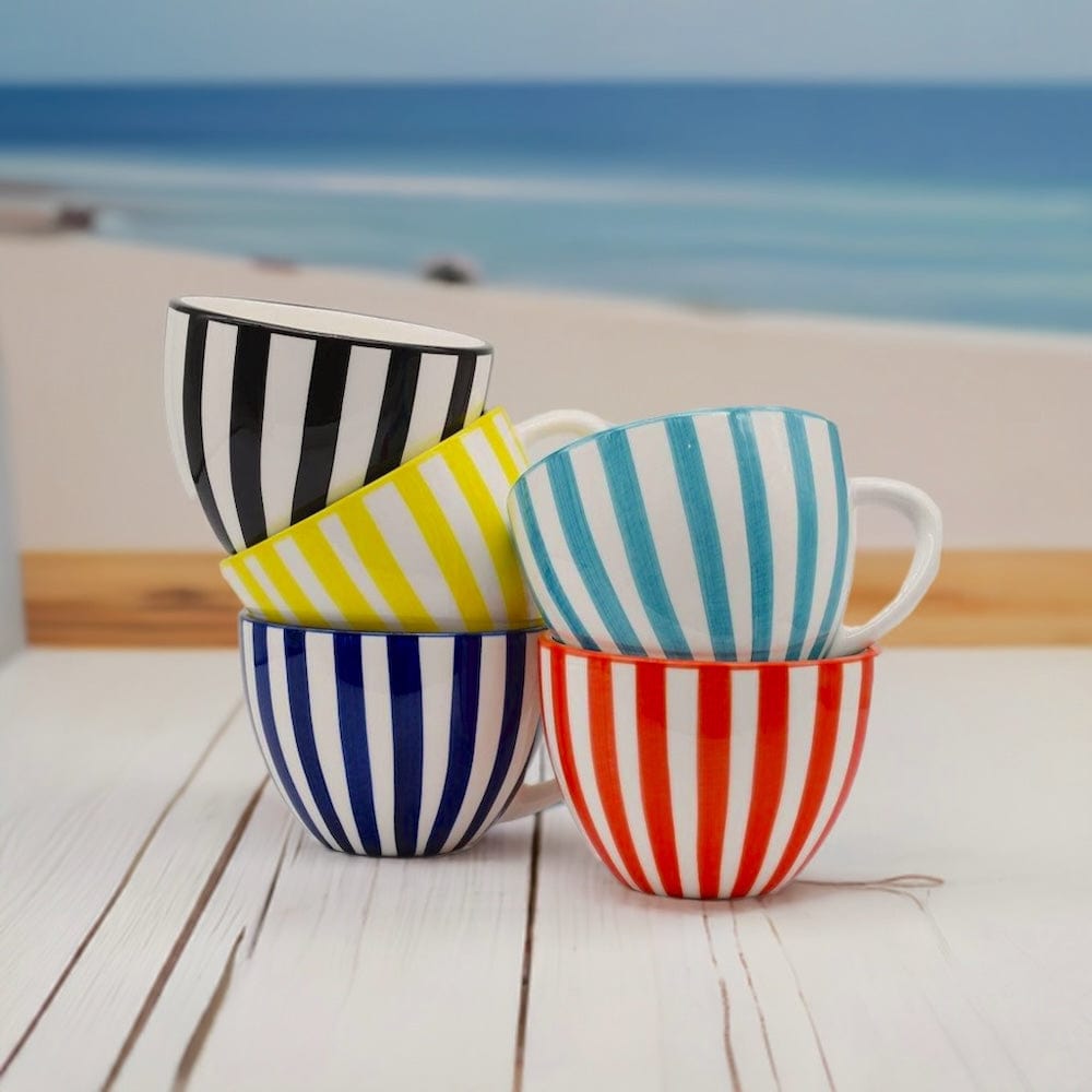 Grande tasse en porcelaine portugaise I Vente en ligne Grande tasse rayée "Costa Nova Mar" - Verte