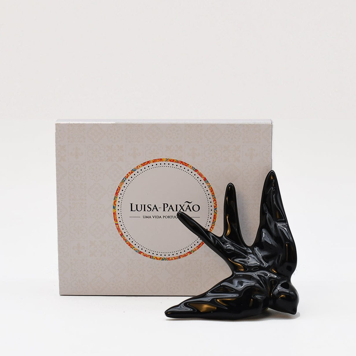 hirondelle en céramique stylisée et modernisée noir brillant, dans sa boîte cadeau Luisa Paixão. Coffret hirondelle stylisée - Noir