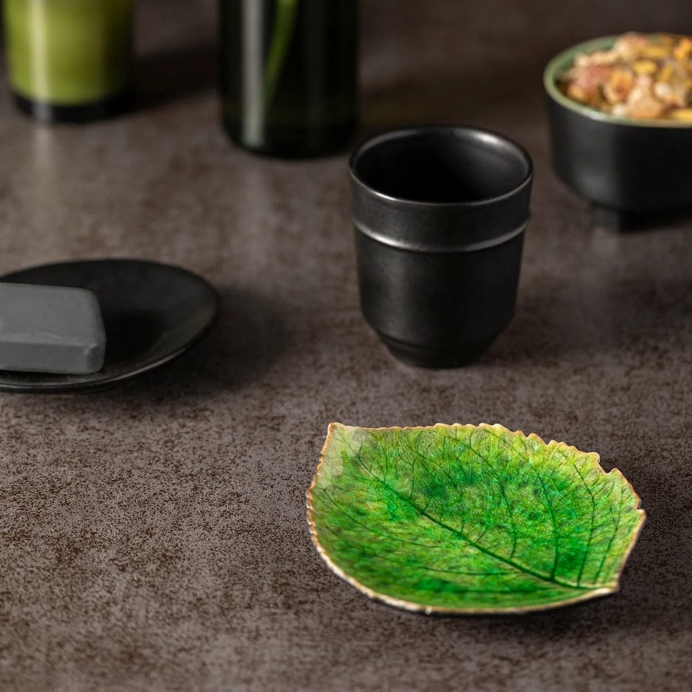 Petites assiette en grès vert clair en forme de feuille d'hortensia Assiette en grés "Hortensia" - Vert d'eau