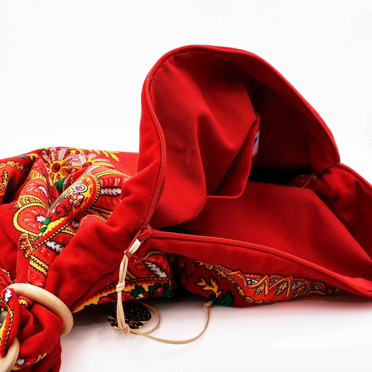 Minho red Shoulder Bag