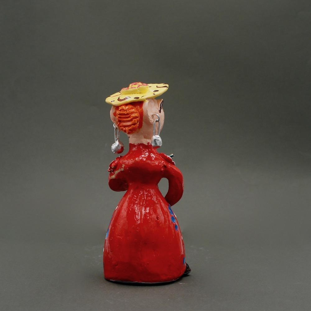 Boneca com flores I Statuette by Jùlia Côta - 20 cm