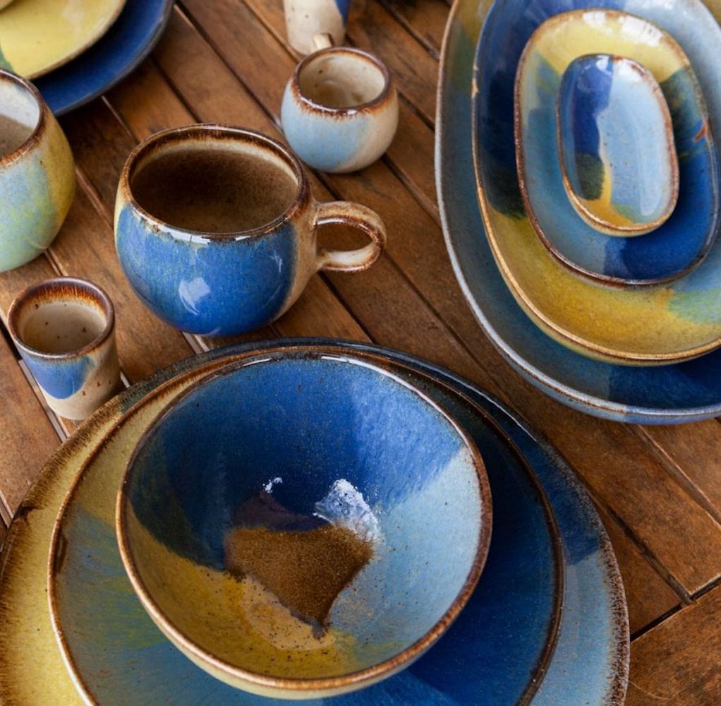 Grande assiette en grès de la collection portugaise Corals Assiette en grès "Corals" - 30cm