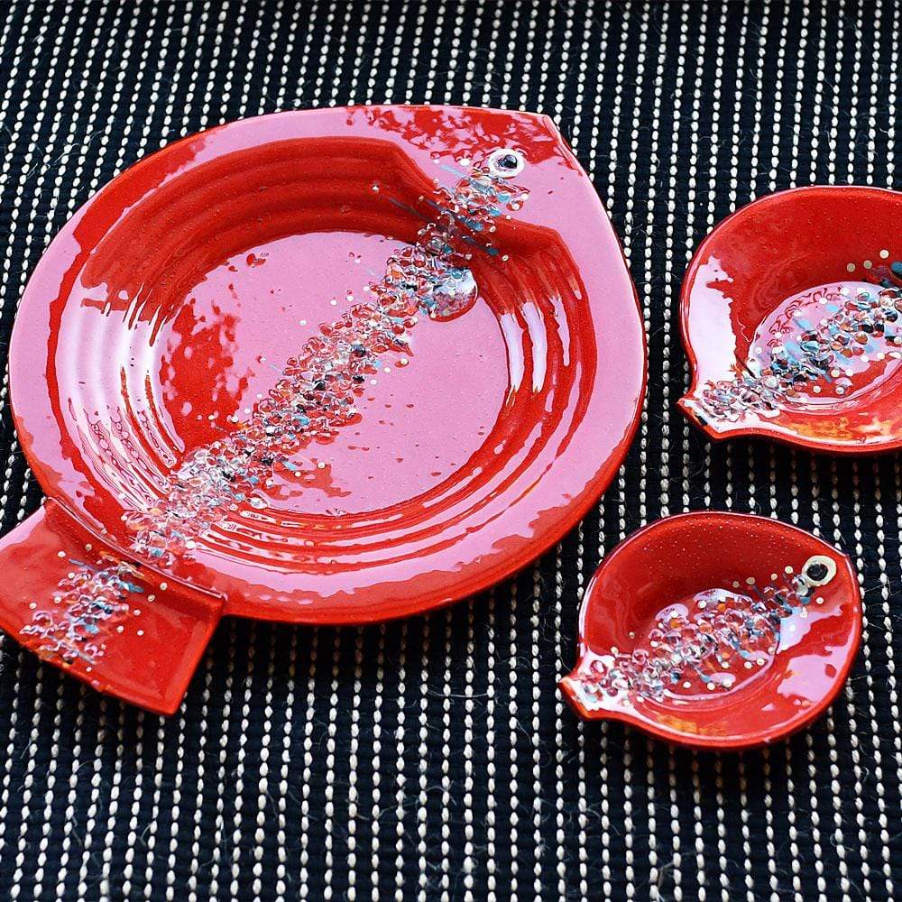 Grande assiette ou plat en verre rouge I Artisanat portugais Assiette ou plat en verre "Marinha Grande" 38cm - Rouge