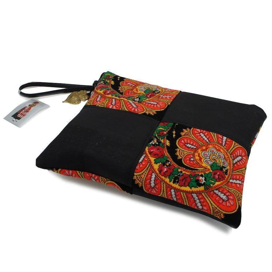 Patchwork pouch in cork