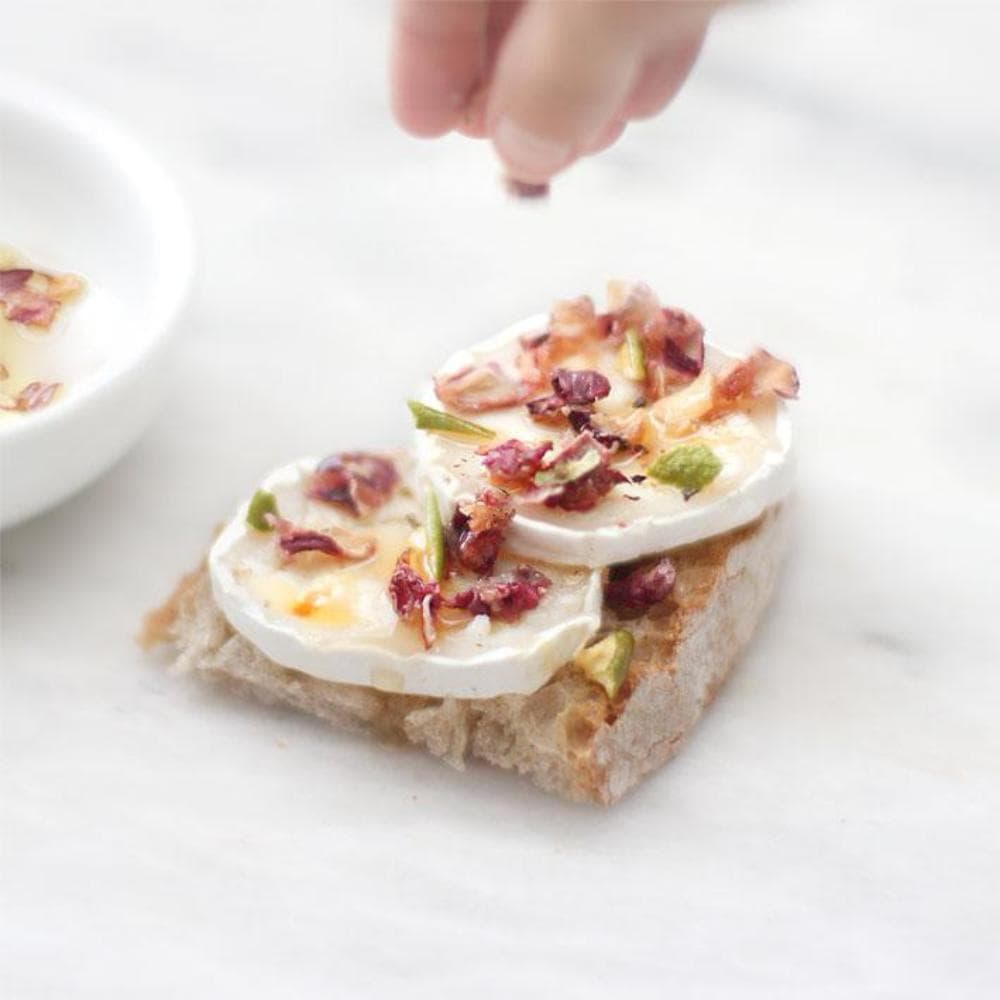 Tube d'oignons violets et pommes vertes déshydratés