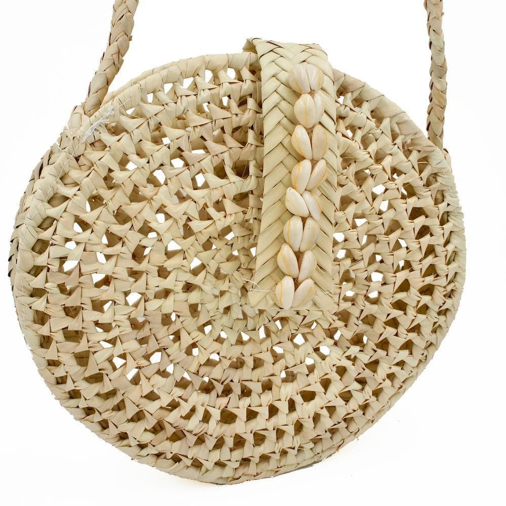 Round bag in woven straw