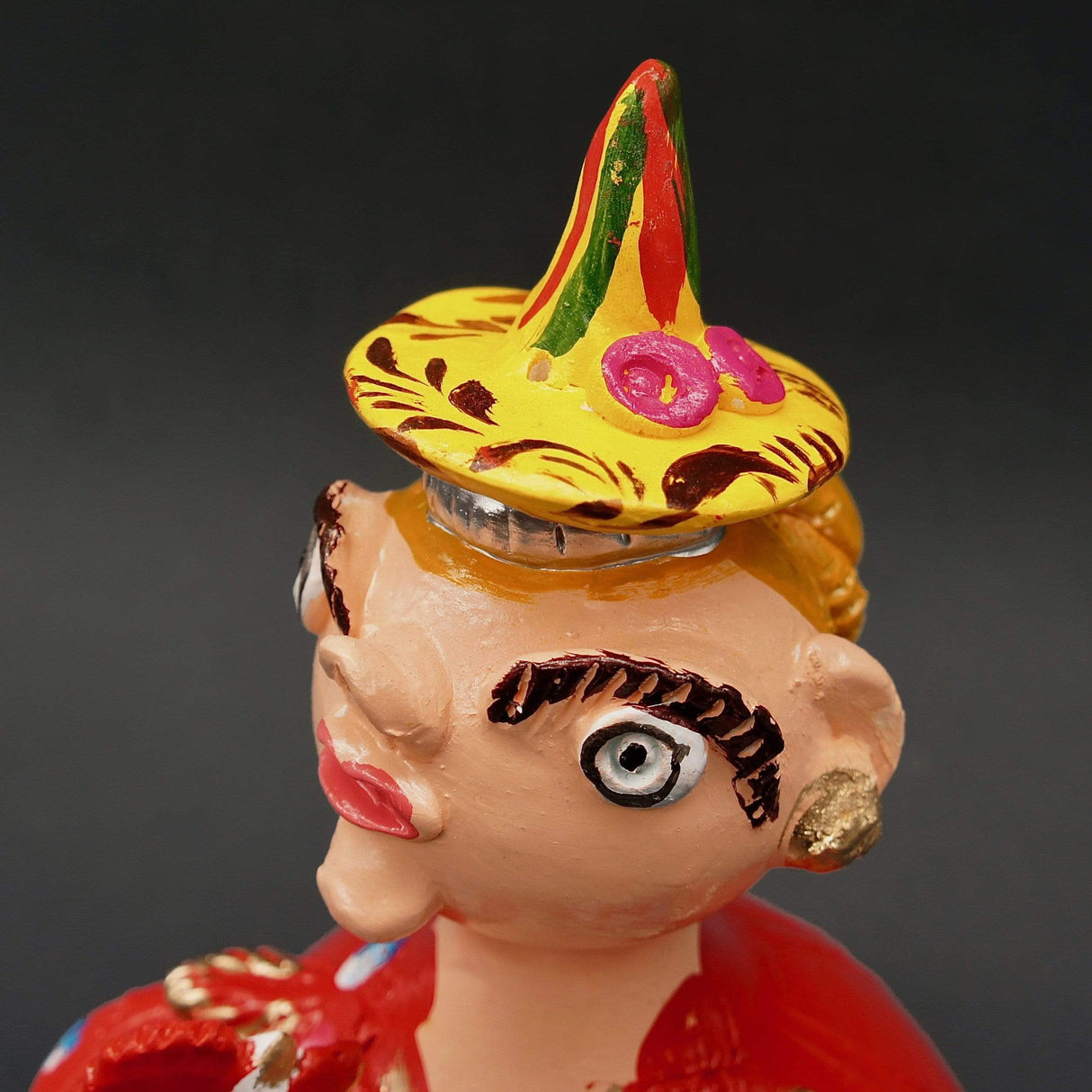 Boneca aos passarinhos I Statuette by Jùlia Côta - 25 cm
