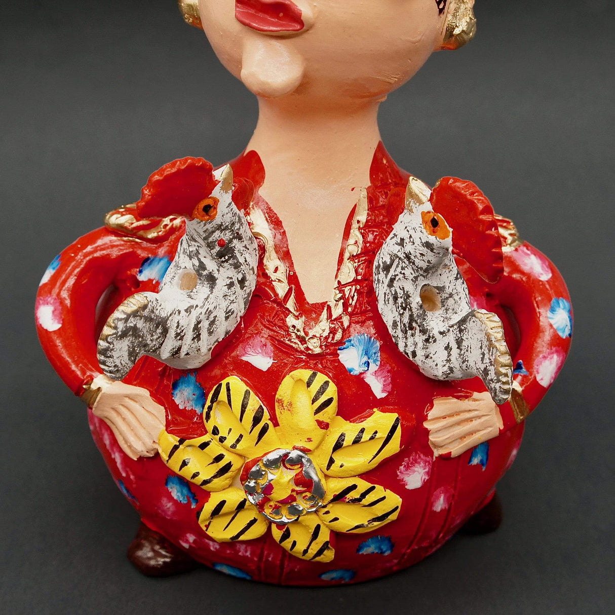 Boneca aos passarinhos I Statuette by Jùlia Côta - 25 cm