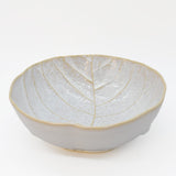 Assiette en porcelaine blanche à bord doré Ø27cm – Fabriquée au Portugal Saladier en grès en forme de chou