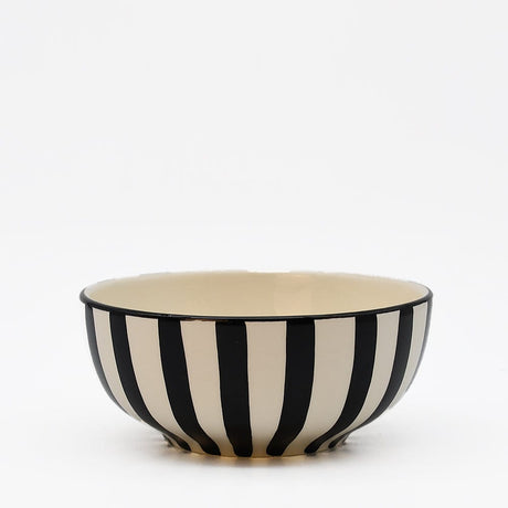 Bol à céréales en céramique portugaise I Vaisselle du Portugal en ligne Bol à céréales rayé "Costa Nova Mar" 16cm - Noir