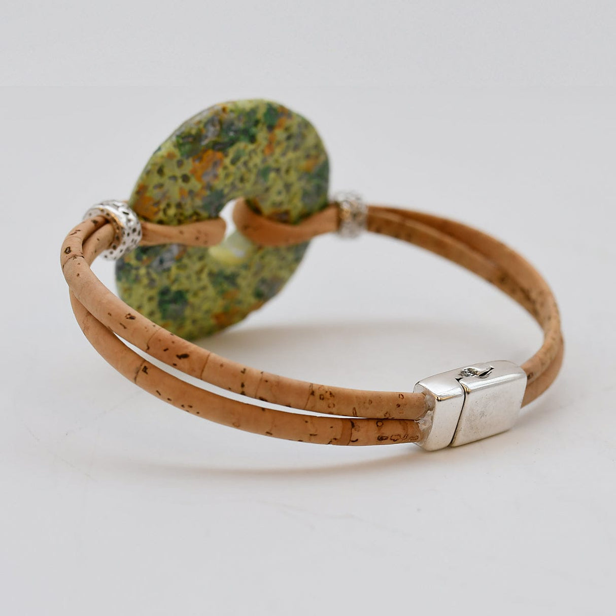 Bracelet en liège artisanal – Élégant, vegan et unique Bracelet en liège