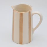 Carafe rayée en céramique Moka et blanc Carafe rayée "Costa Nova Mar" - Moka