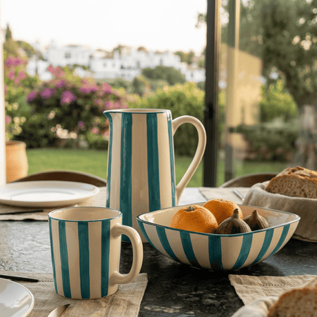 Carafe rayée en céramique turquoise Carafe rayée "Costa Nova Mar" - Turquoise