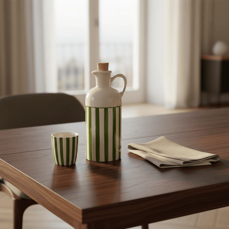 Carafe rayée verte et blanche avec bouchon en liège Carafe à huile rayée "Costa Nova Mar" 18cm - Vert