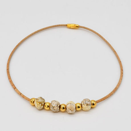 Collier en liège et 4 perles grises élégant et artisanal Collier en liège et perle