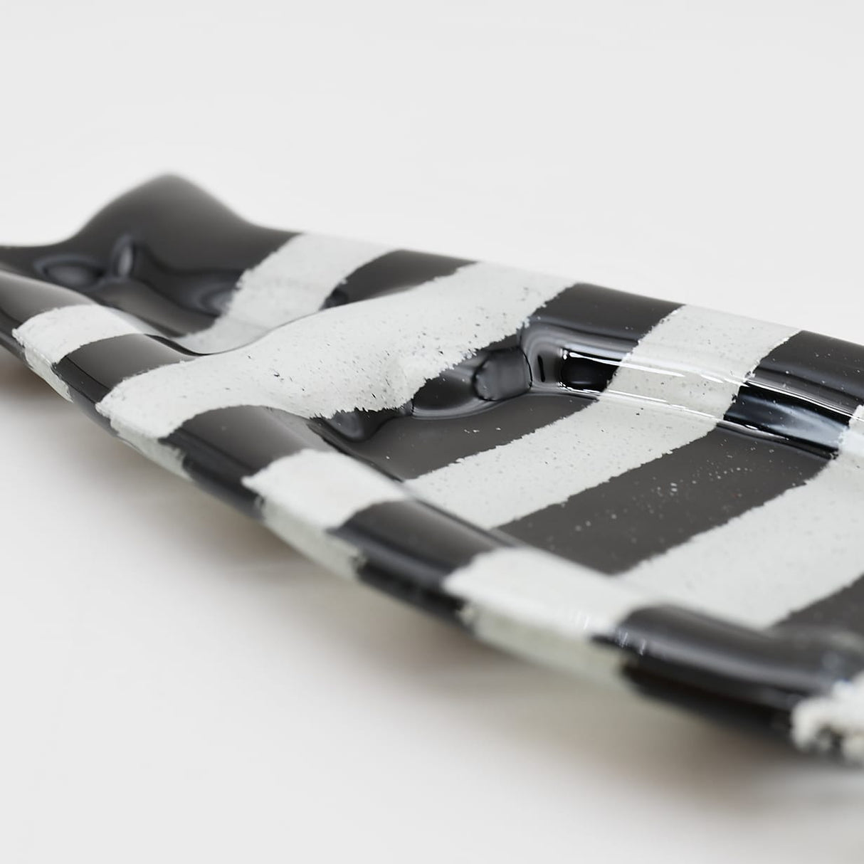 Coupe à olive verre fusionné noir blanc rayé – apéritif portugais Coupe à olive en verre - Noir