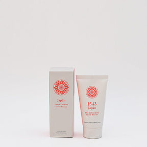 Crème hydratante portugaise au parfum de fleur de cerisier Crème pour les mains "Japão 1543"