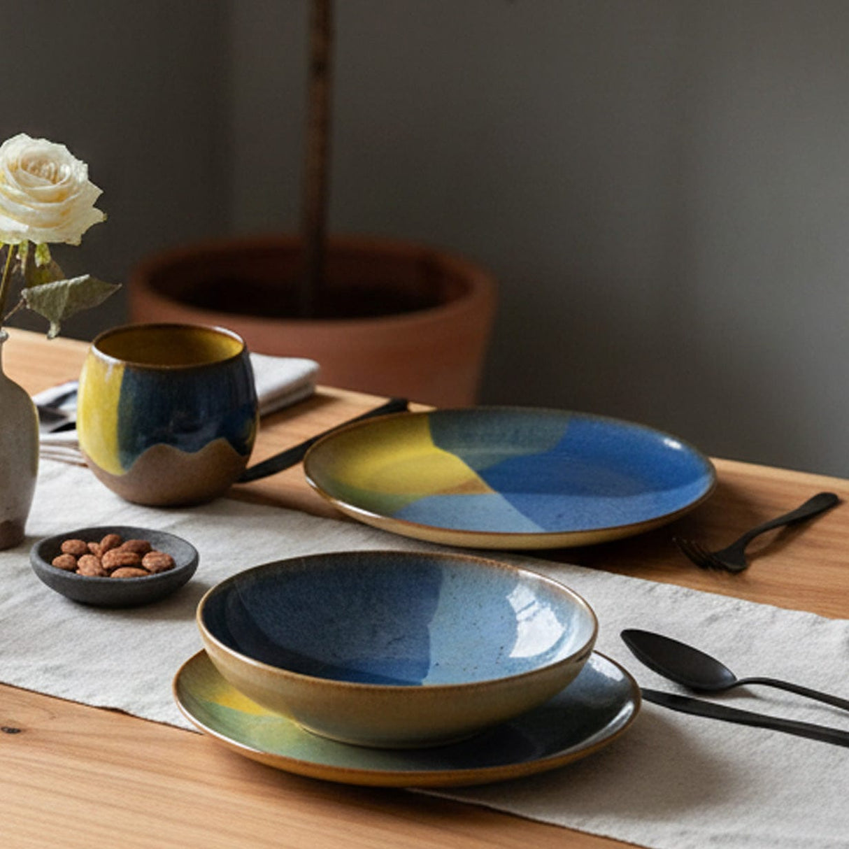 Grande assiette en grès de la collection portugaise Corals Assiette en grès "Corals" - 30cm