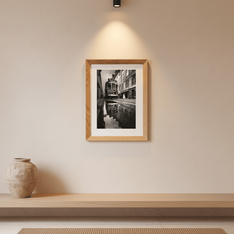 Photo d'art signée du tramway 28 de Lisbonne en noir et blanc Photo d'art signée "28 Prazeres"