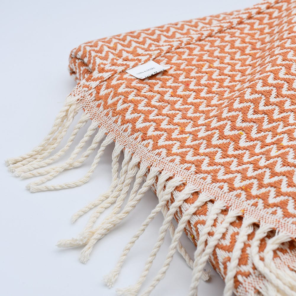 Plaid en coton bleu motifs chevrons I Artisanat du Portugal en ligne Plaid en coton "Ondas" - Terracotta