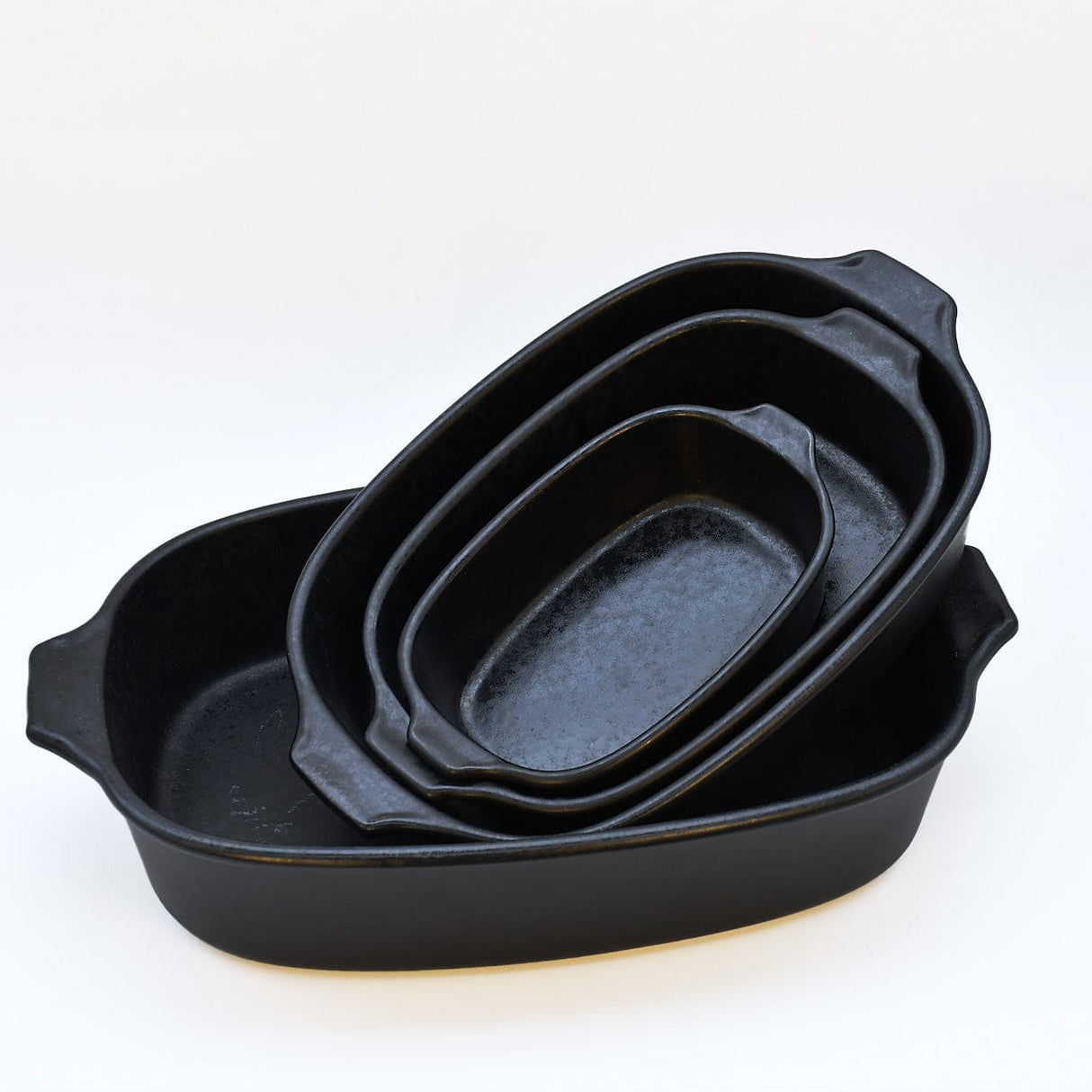 Plat à four rectangulaire noir en grès | Portugal | Luisa Paixão Plats à four en grès