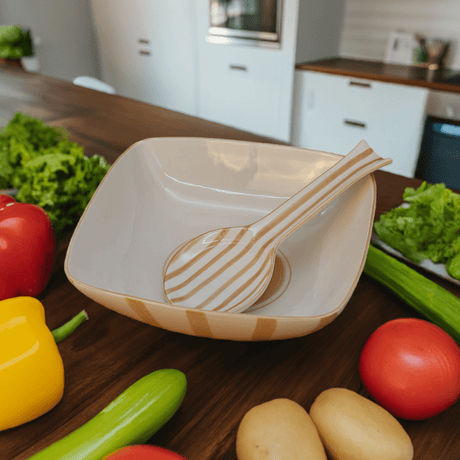 Saladier rayé moka et blanc I Vaisselle du Portugal en ligne Saladier rayé "Costa Nova Mar" 28cm - Moka