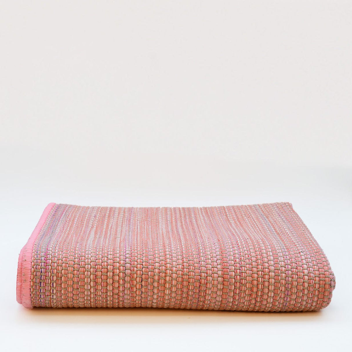 Tapis rose en fibres mélangées I Fabrication artisanale portugaise Tapis en fibres mélangées - Rose