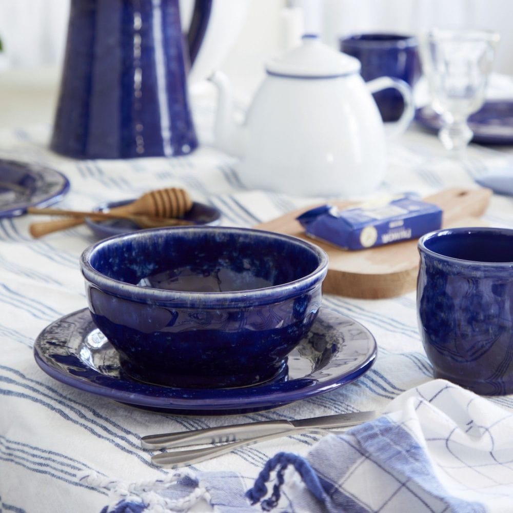 Assiette à dessert émaillée bleue I Vaisselle portugaise Assiette en grès “Abbey" - 24cm