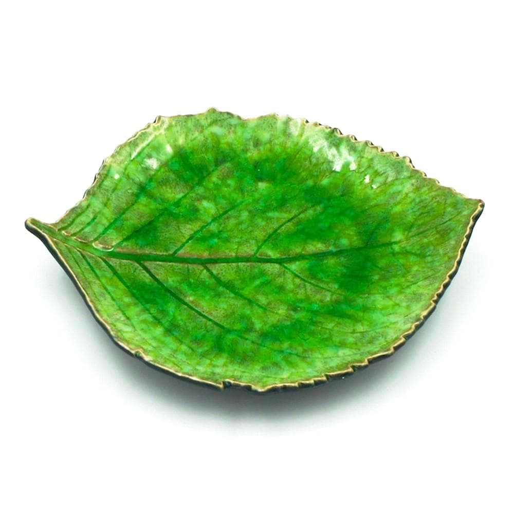 Hydrangea leaf I Fine Stoneware Plate - Light green