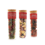 Tubes de tomates. oignons. poivrons déshydratés