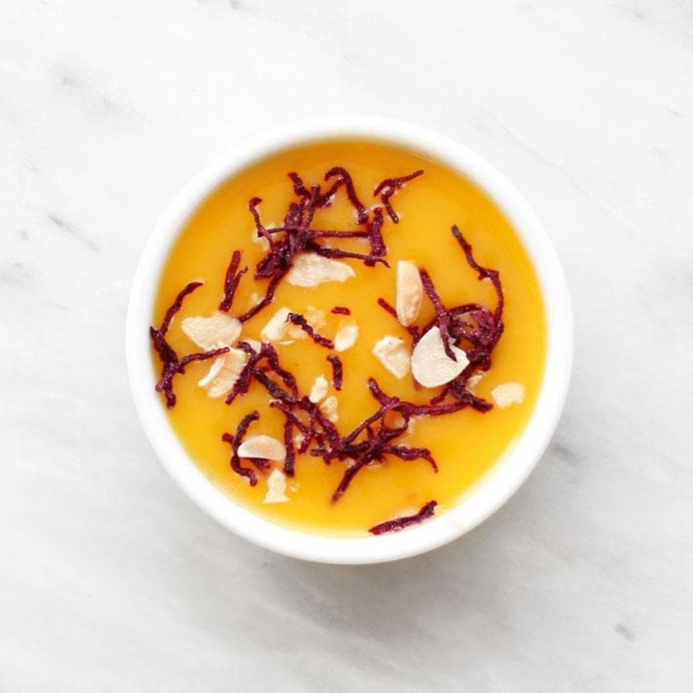 Tube de betteraves déshydratées et amandes grillées