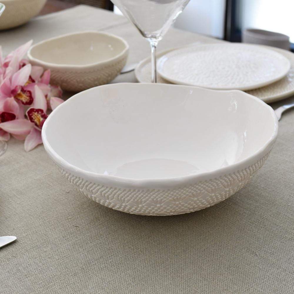 Grand saladier en céramique blanc I Motifs dentelles portugaises Grand saladier "Carimbada" blanc - 25 cm