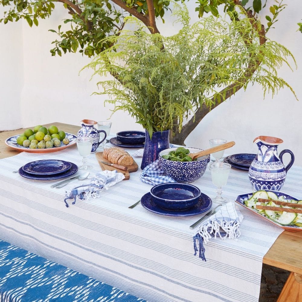 Grande Assiette émaillée bleue I Vaisselle portugaise Assiette en grès “Abbey" - 29cm
