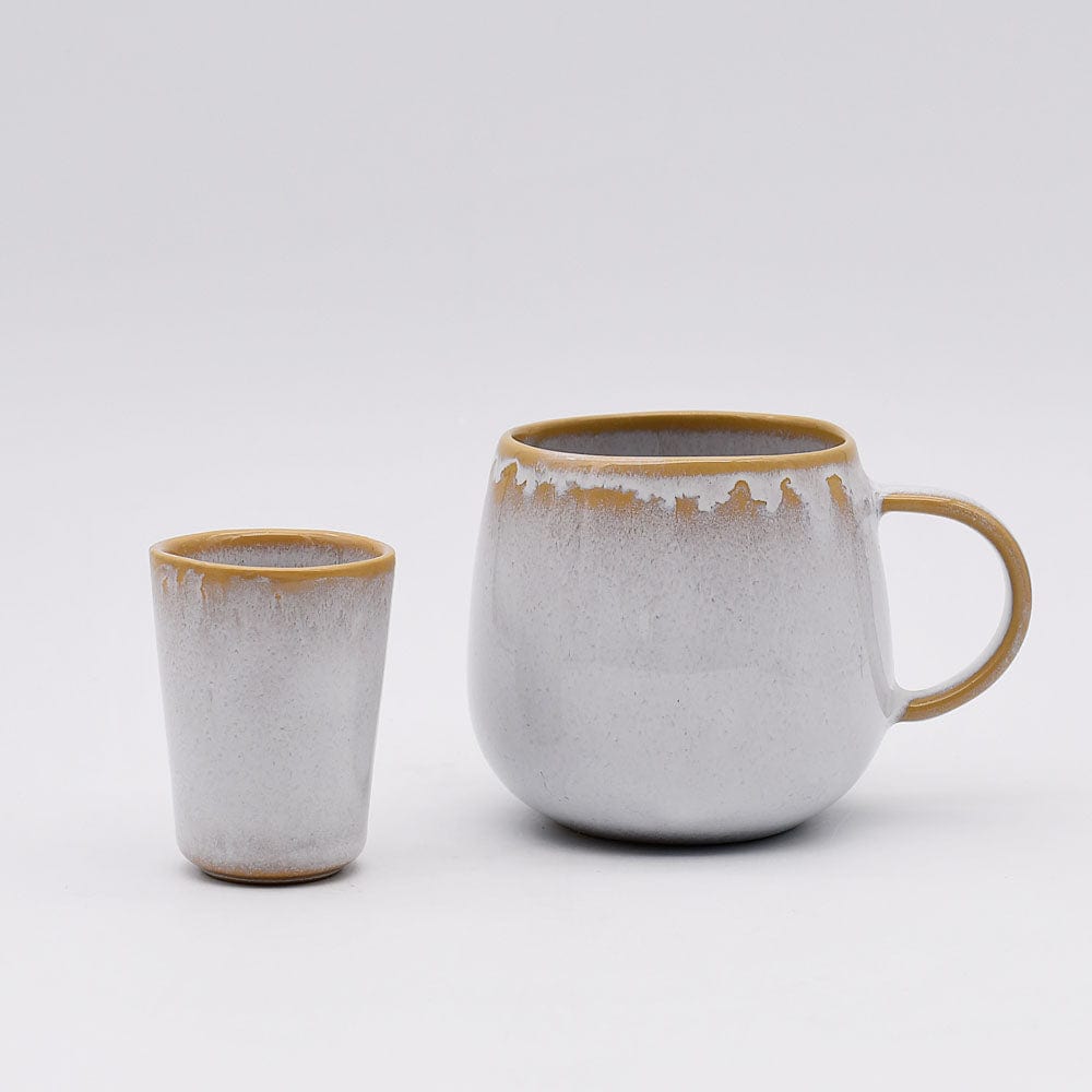 Grande assiette en grès de la collection portugaise Corals Tasse à espresso en grès "Amazonia" Blanche