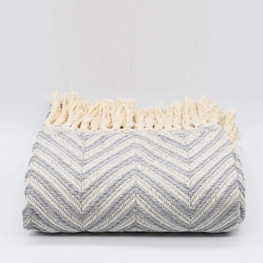 Plaid à franges en coton motifs chevrons gris clair Plaid "chevrons" à franges en coton 200X135 - Gris clair