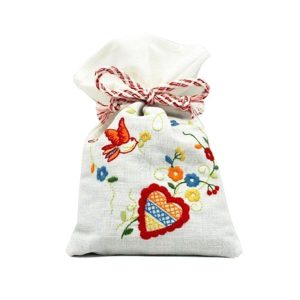 Namorados I Embroidered linen lavender bag