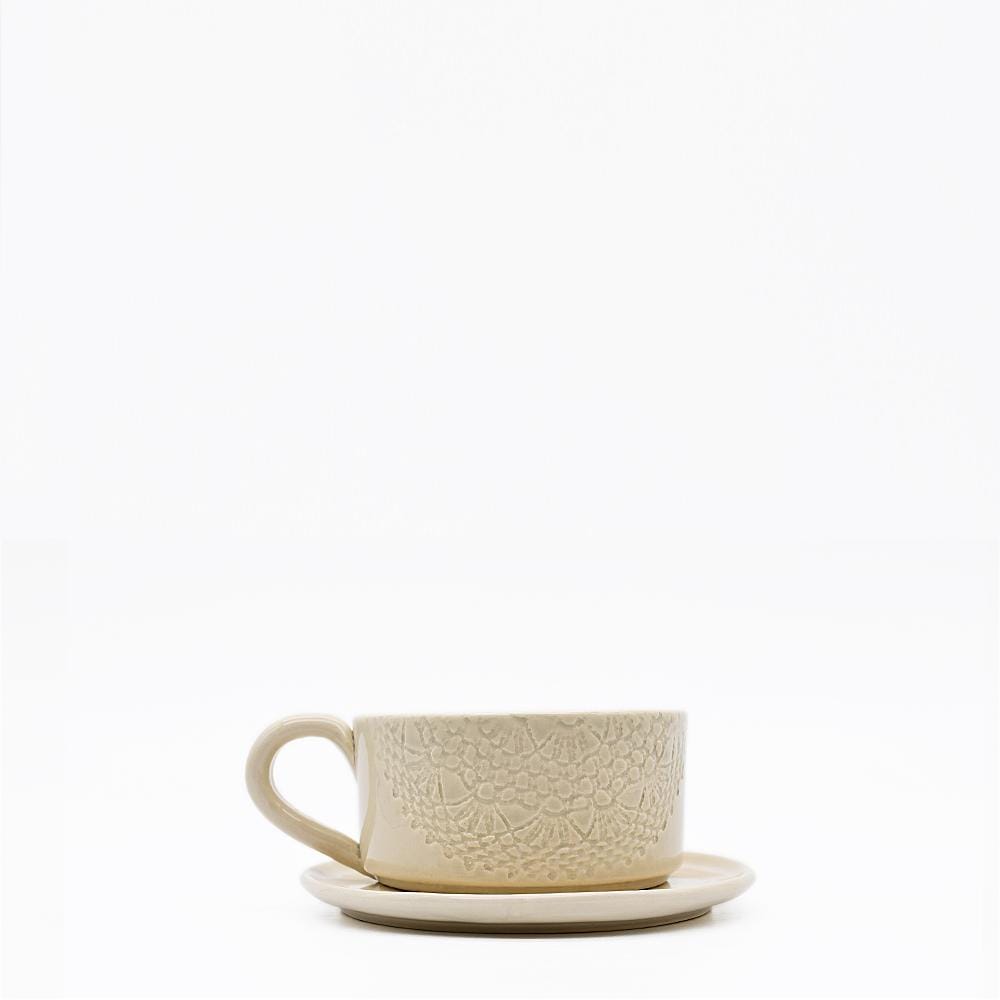Tasse en céramique beige I Motifs dentelles portugaises Grande tasse et sous-tasse beige - 12 cm
