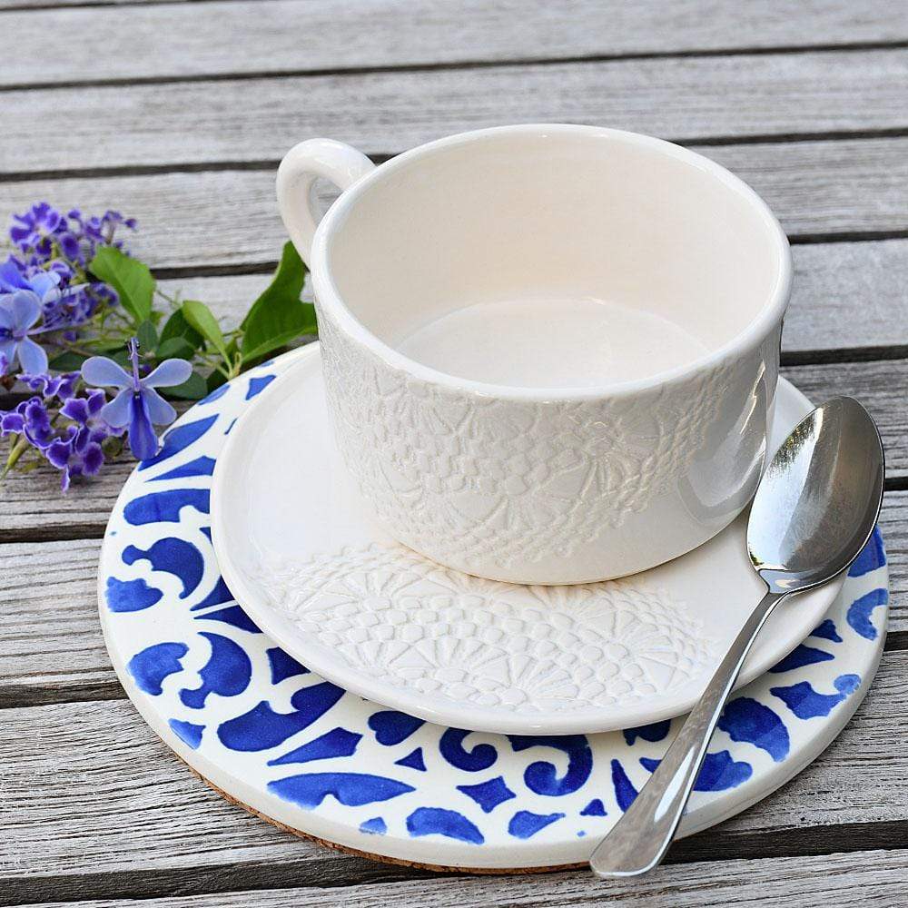 Tasse en céramique blanche I Motifs dentelles portugaises Grande tasse et sous-tasse blanche - 12 cm