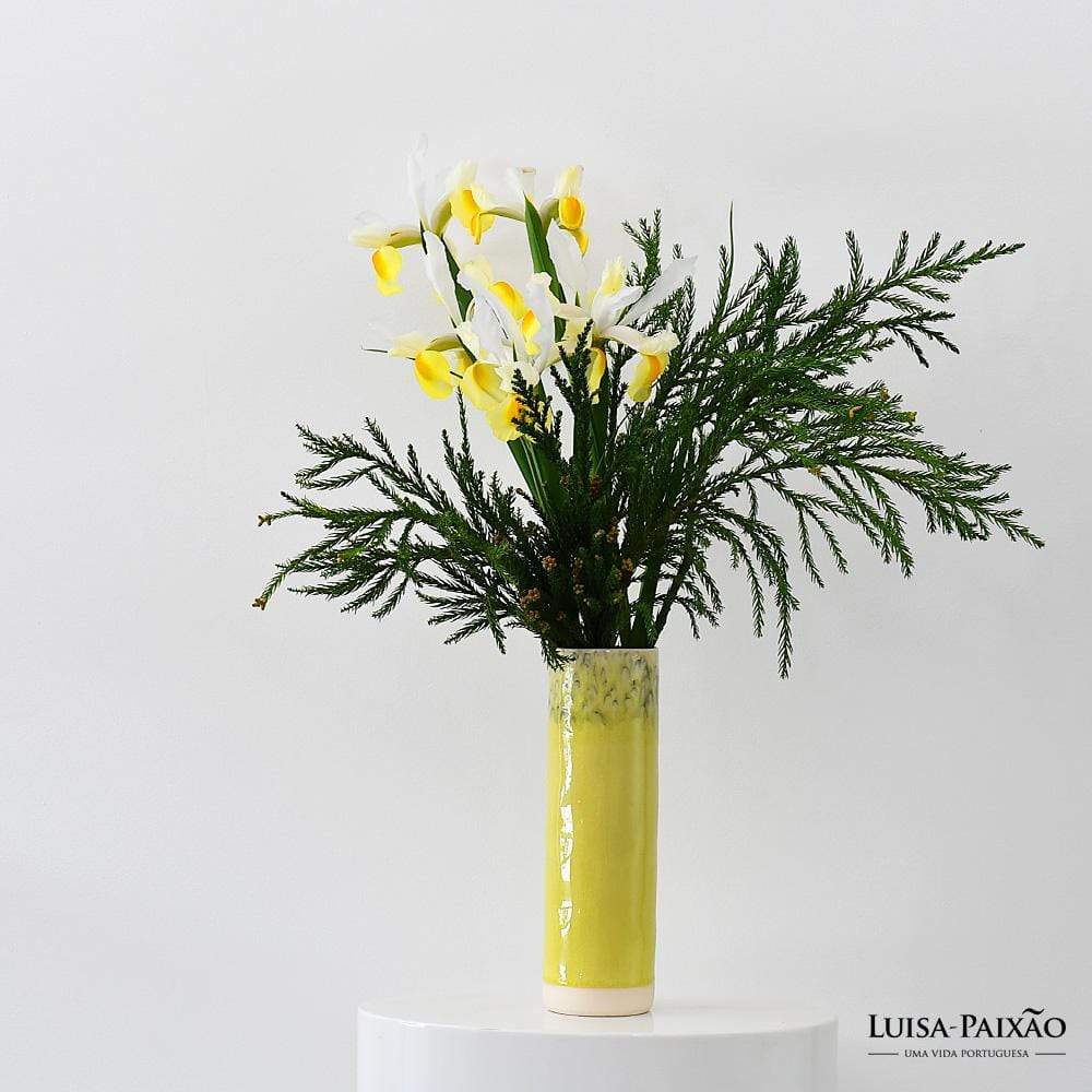 Vase rond en grès vert citron I Objet de décoration du Portugal Vase rond en grès "Madeira" - Jaune